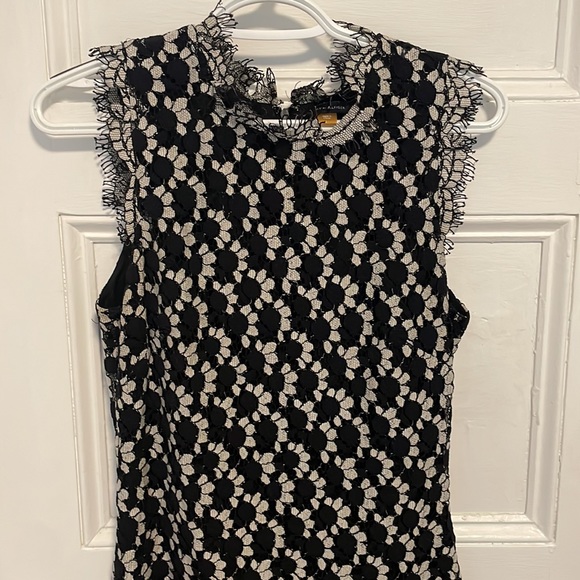 Black and white lace dress by Tommy Hilfiger - Picture 2 of 3